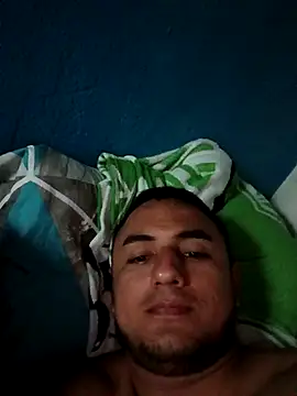 Geral Yeraldyn09 online show from September 2025 11:32:02 PM