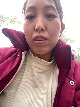 Huong-Ly online show from December 2025 02:32:02 AM