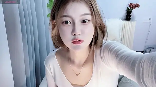 Lee-99 online show from September 2025 07:47:01 PM