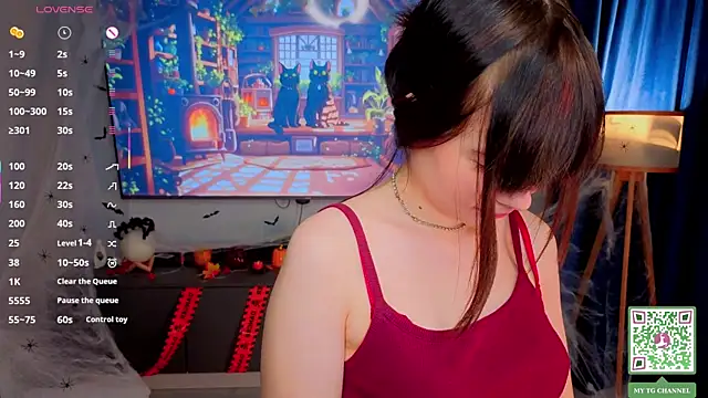 Honeey Beee online show from November 2025 04:31:02 PM