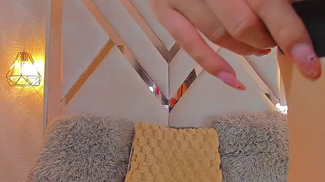 Snapshot of anni_honeyriveras chatting on September 2025 07:06:02 PM anni honeyriveras online show from September 2025 07:06:02 PM