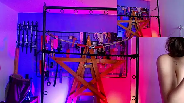 Misstresss aurora bdsm online show from October 2025 03:11:02 PM