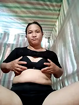 Snapshot of Love-Mama33 chatting on October 2025 02:36:02 AM Love-Mama33 online show from October 2025 02:36:02 AM