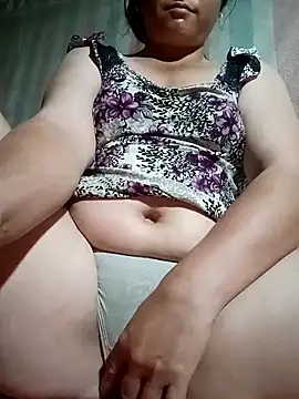 Love-Mama33 online show from April 2026 10:54:02 PM