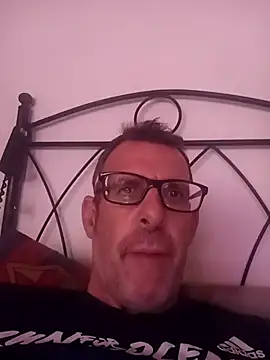 gigolobcn online show from April 2026 04:34:01 PM