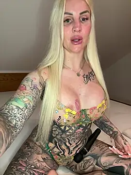 CoraDiamond online show from March 2026 10:14:02 PM