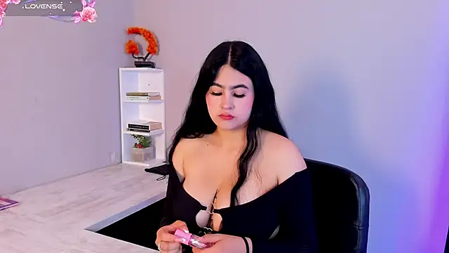 Snapshot of Emma__clark_ chatting on September 2025 12:32:02 PM Emma clark online show from September 2025 12:32:02 PM