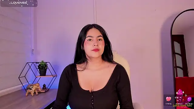 Snapshot of Emma__clark_ chatting on October 2025 12:27:02 PM Emma clark online show from October 2025 12:27:02 PM