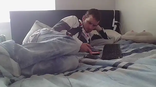 Snapshot of Eclipticice94 chatting on October 2025 03:55:02 PM Eclipticice94 online show from October 2025 03:55:02 PM