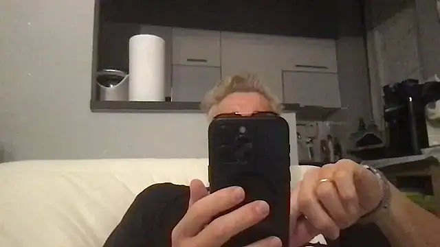 Axl hot online show from July 2026 07:49:02 PM
