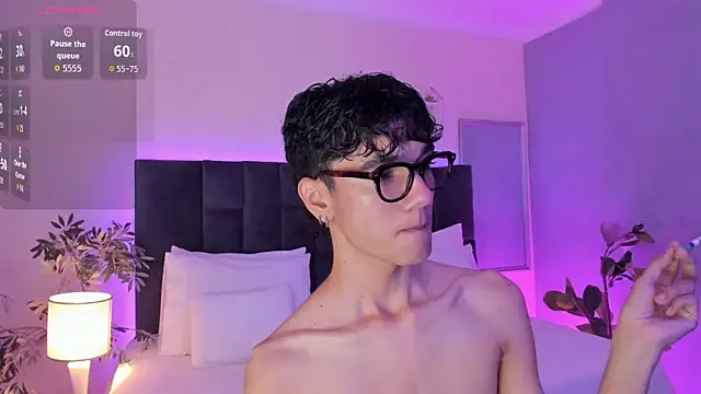 Phillicious   online show from November 2025 11:25:02 PM