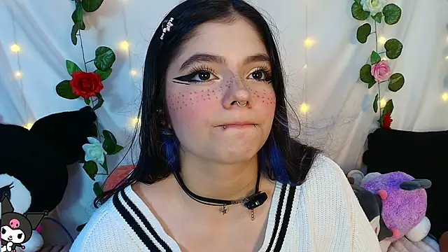 Snapshot of cutee_andrea chatting on May 2026 01:56:01 AM cutee andrea online show from May 2026 01:56:01 AM