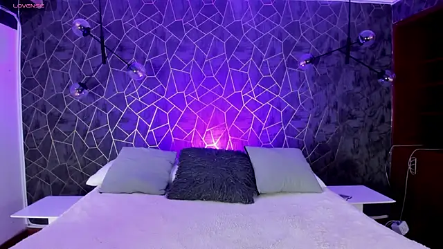 Tanit Mora online show from November 2025 04:57:01 AM