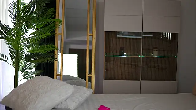 ZenyaNoir online show from April 2026 01:41:01 PM