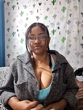 Avannay online show from September 2025 12:33:02 AM