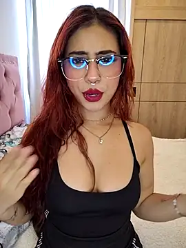 sarah lark  online show from October 2025 06:49:02 PM