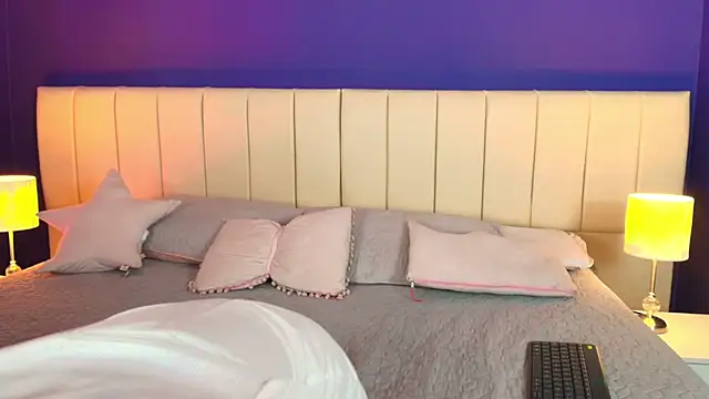 Shizuko  online show from October 2025 07:23:02 PM