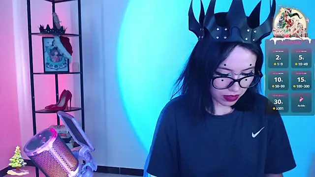 girldom online show from December 2025 08:59:01 PM