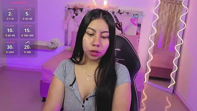 ZURY TAY online show from September 2025 11:48:01 AM