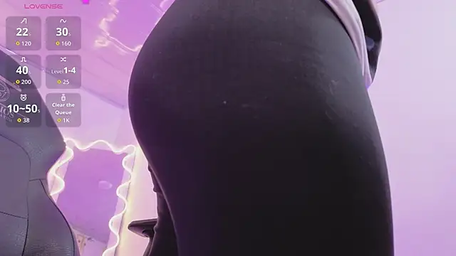 ZURY TAY online show from April 2026 11:57:02 AM