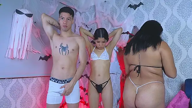 Snapshot of Twink_sensationx chatting on October 2025 01:34:02 PM Twink sensationx online show from October 2025 01:34:02 PM