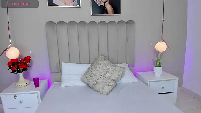 Dani rosse  online show from April 2026 12:12:01 PM