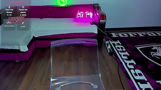 MiaKiittyy online show from November 2025 01:05:01 AM