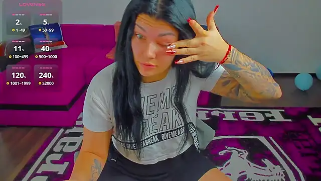 MiaKiittyy online show from January 2026 01:00:02 AM