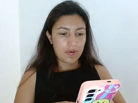 Snapshot of SarahFriendly chatting on May 2026 01:52:01 PM SarahFriendly online show from May 2026 01:52:01 PM