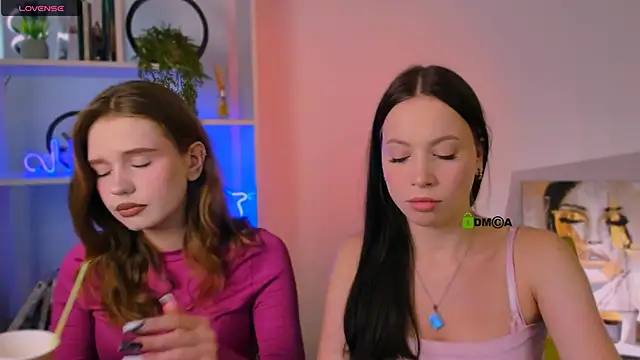 amanda-miki online show from September 2025 07:18:02 PM