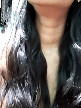 Snapshot of BerryOnFire chatting on November 2025 07:57:01 AM BerryOnFire online show from November 2025 07:57:01 AM