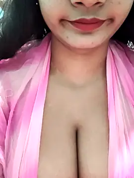 Snapshot of BerryOnFire chatting on February 2026 08:43:01 AM BerryOnFire online show from February 2026 08:43:01 AM