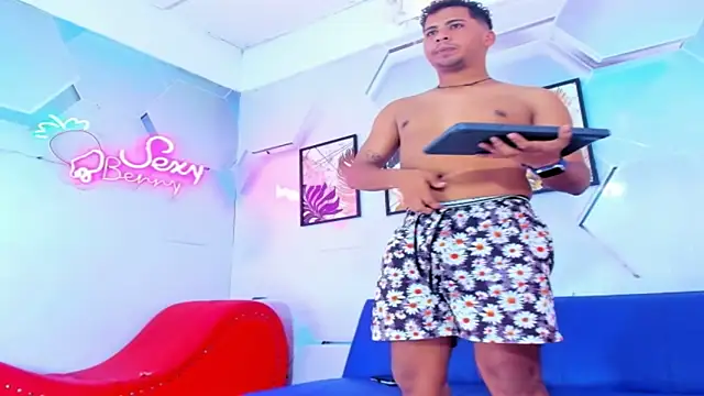 The boys at online show from October 2025 06:16:02 PM