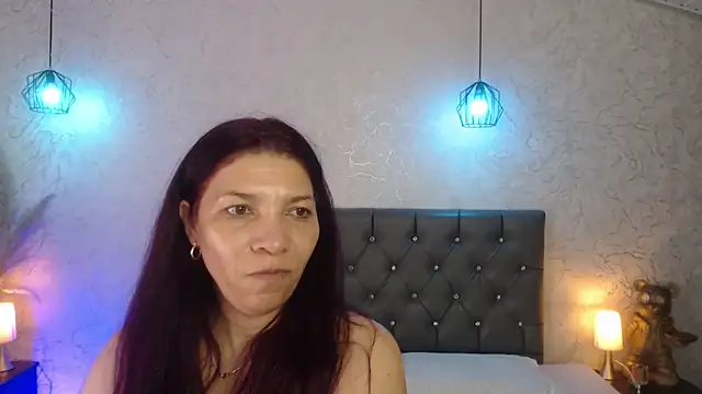Snapshot of Serena_Houstonn chatting on June 2026 10:35:02 AM Serena Houstonn online show from June 2026 10:35:02 AM