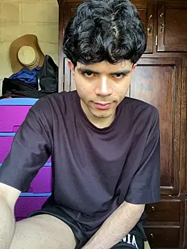 Axel-Mejia online show from November 2025 06:29:01 PM