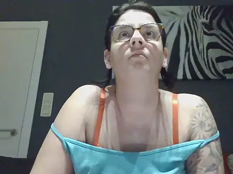 hottyFcup online show from January 2026 07:17:02 PM