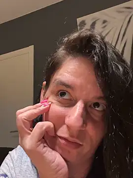 hottyFcup online show from April 2026 07:34:02 PM