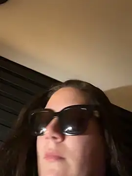 Snapshot of melanie75020 chatting on March 2026 10:48:01 PM melanie75020 online show from March 2026 10:48:01 PM