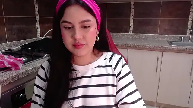 Snapshot of ValentinaMillers_ chatting on February 2026 01:01:02 PM ValentinaMillers online show from February 2026 01:01:02 PM