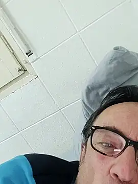 Txacas online show from November 2025 03:17:01 AM