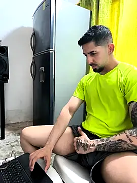 giannis090 online show from April 2026 09:53:01 PM