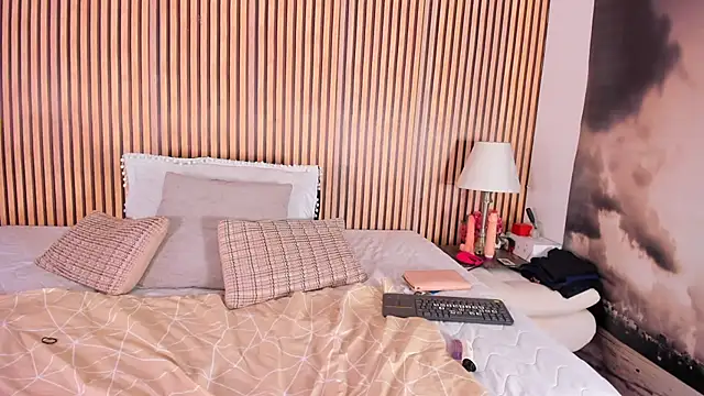 keeyla stone online show from September 2025 10:23:01 PM