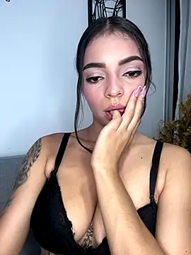 Snapshot of TaylorGreys chatting on October 2025 06:26:02 AM TaylorGreys online show from October 2025 06:26:02 AM