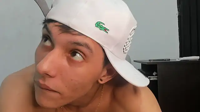 ZafiroAndFlynn online show from February 2026 03:48:02 AM