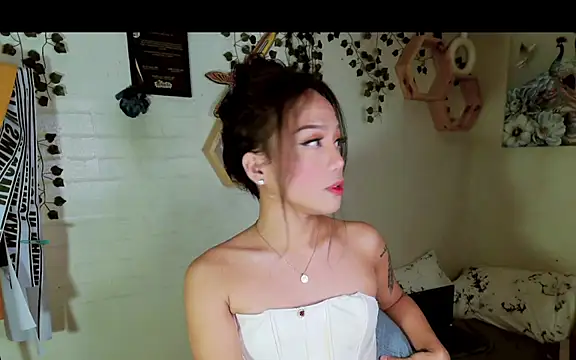 YourNikkieXxx online show from September 2025 02:07:02 PM