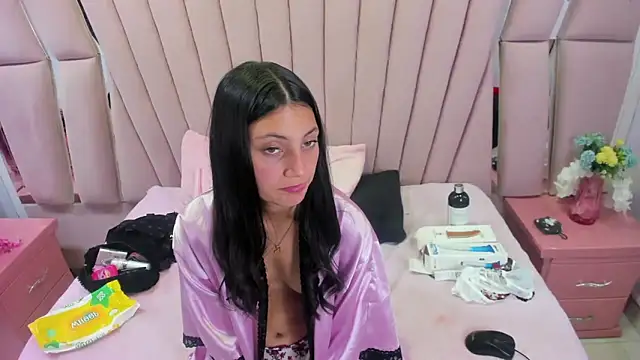  Luna Bennett online show from June 2026 07:30:02 PM