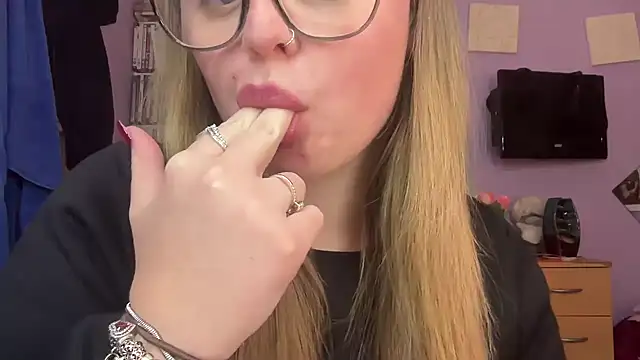 SexySashaxox online show from February 2026 07:32:02 PM