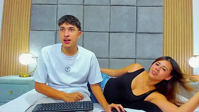 ChanellandMax online show from November 2025 02:39:02 PM