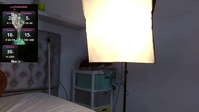 angiellam online show from October 2025 06:17:02 PM