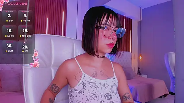 ZamabyCrucie online show from April 2026 04:15:02 PM